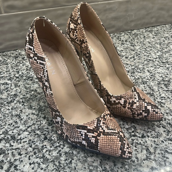 SHEIN Snakeskin Heels- Size EUR 41 (Size 7.5) - Picture 1 of 5